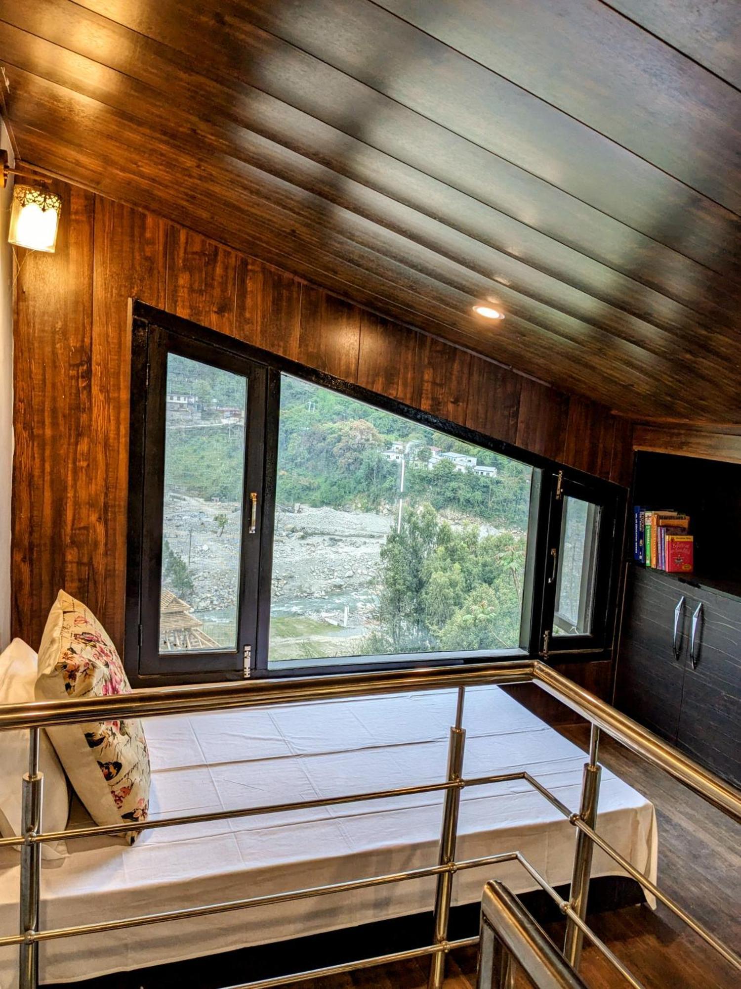 Kavi'S Vacation Homes - Sainj Exterior photo